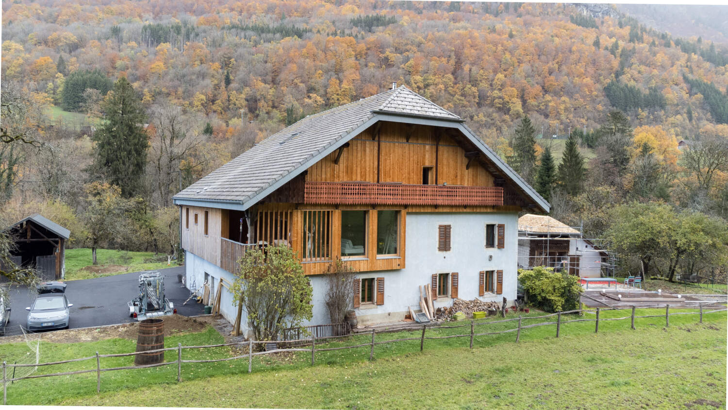 Vue exterieure d'un corp de ferme sur un projet de rénovation à Mieussy